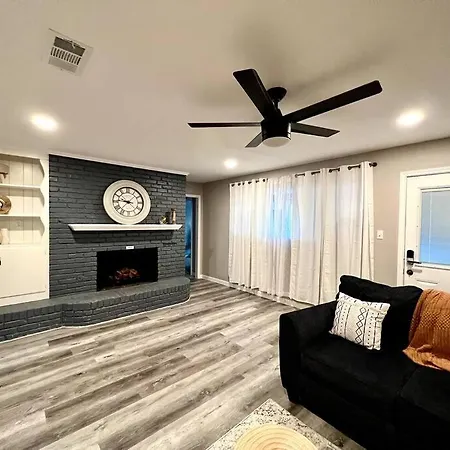 Spacious/Cozy Home In Fort Worth